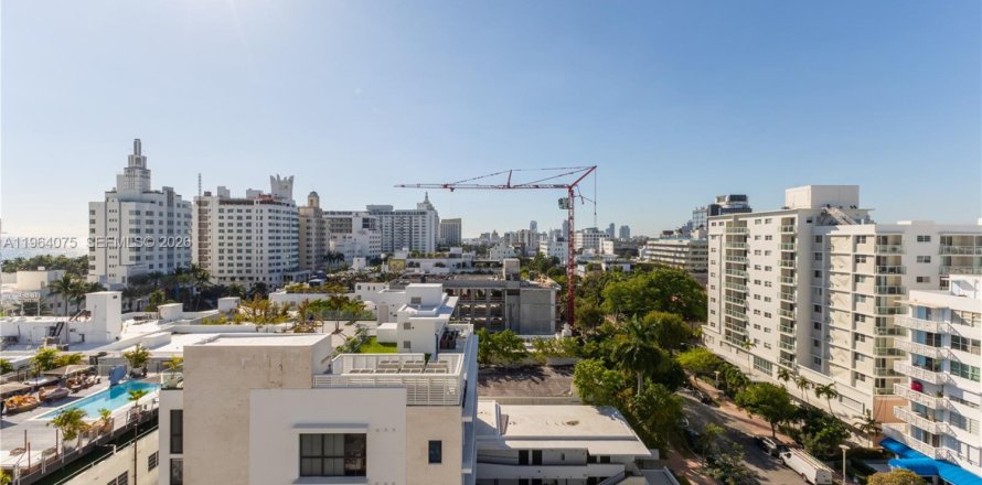 Condominio en Miami Beach, Florida, 1 dormitorio  № 2025717