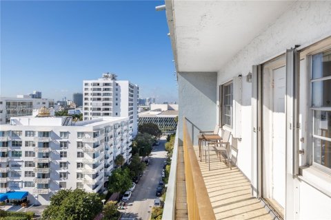 Condominio en venta en Miami Beach, Florida, 1 dormitorio, 60.85 m2 № 2025717 - foto 10