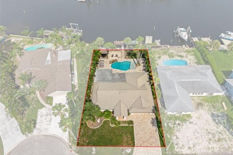 Villa ou maison à vendre à New Port Richey, Floride: 3 chambres, 202.25 m2 № 2273031 - photo 9