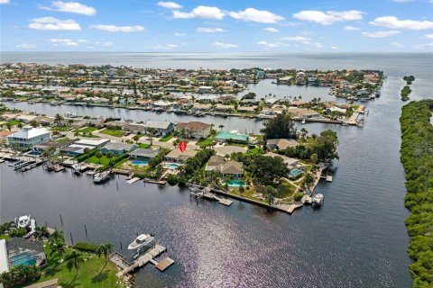 Villa ou maison à vendre à New Port Richey, Floride: 3 chambres, 202.25 m2 № 2273031 - photo 3