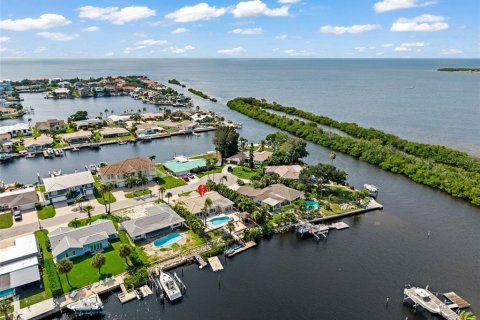 Villa ou maison à vendre à New Port Richey, Floride: 3 chambres, 202.25 m2 № 2273031 - photo 2