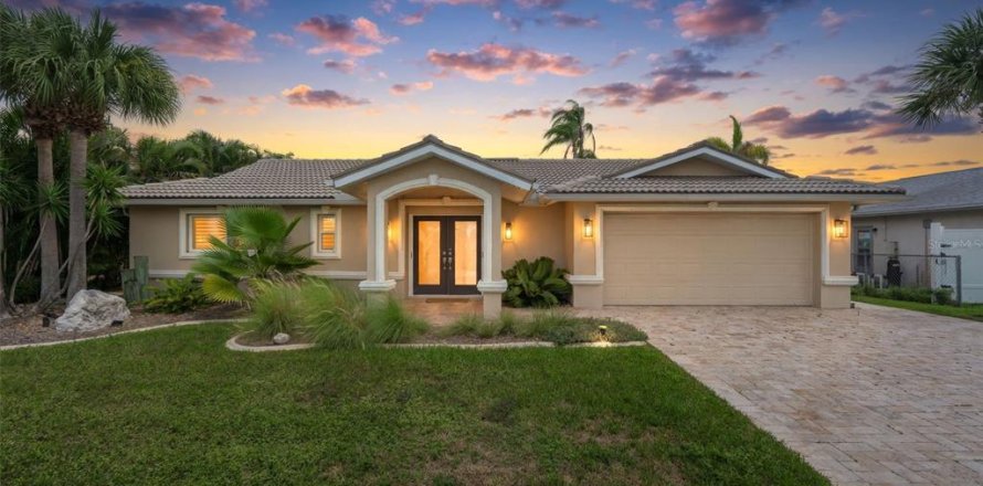 Villa ou maison à New Port Richey, Floride 3 chambres, 202.25 m2 № 2273031