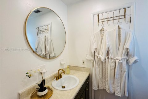 Villa ou maison à louer à Sarasota, Floride: 1 chambre, 74.23 m2 № 2154164 - photo 5