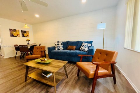 Villa ou maison à Sarasota, Floride 1 chambre, 74.23 m2 № 2154164