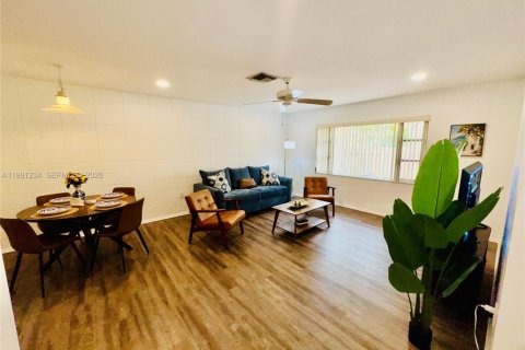 Villa ou maison à louer à Sarasota, Floride: 1 chambre, 74.23 m2 № 2154164 - photo 10