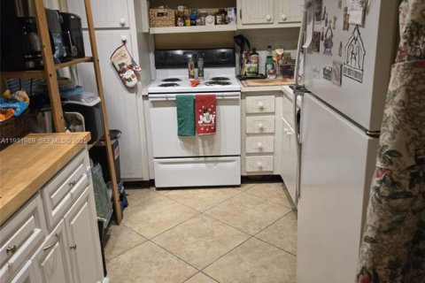 Condo in Pompano Beach, Florida, 2 bedrooms  № 1990551 - photo 15