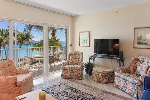 Condo in Highland Beach, Florida, 2 bedrooms  № 2190840 - photo 9
