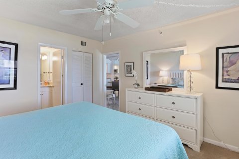 Condo in Highland Beach, Florida, 2 bedrooms  № 2190840 - photo 19