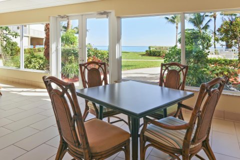 Condo in Highland Beach, Florida, 2 bedrooms  № 2190840 - photo 27