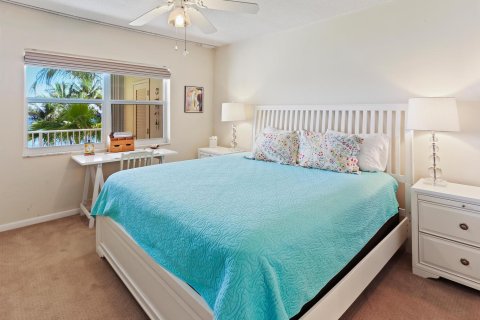 Condo in Highland Beach, Florida, 2 bedrooms  № 2190840 - photo 16