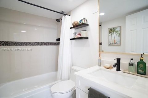 Copropriété à vendre à North Miami, Floride: 2 chambres, 121.14 m2 № 2154645 - photo 18