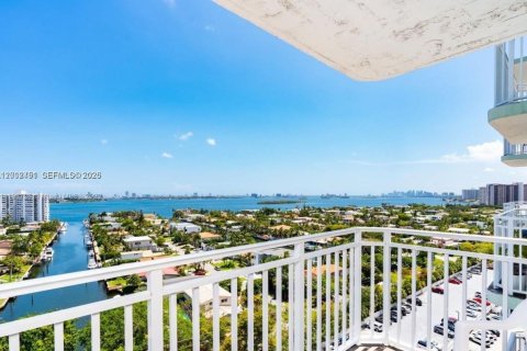 Copropriété à vendre à North Miami, Floride: 2 chambres, 121.14 m2 № 2154645 - photo 6