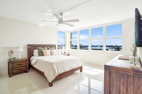 Copropriété à vendre à North Miami, Floride: 2 chambres, 121.14 m2 № 2154645 - photo 13