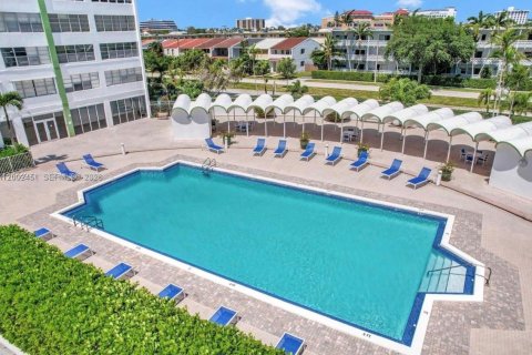 Copropriété à vendre à North Miami, Floride: 2 chambres, 121.14 m2 № 2154645 - photo 21