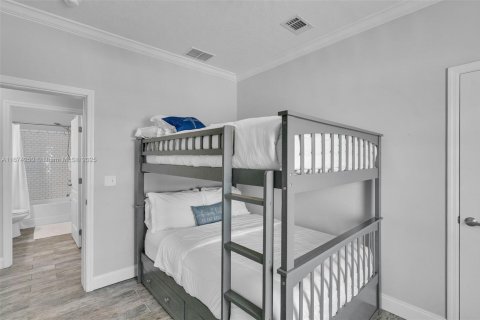 House in Islamorada, Village of Islands, Florida 3 bedrooms, 118.73 sq.m. № 2055059 - photo 11