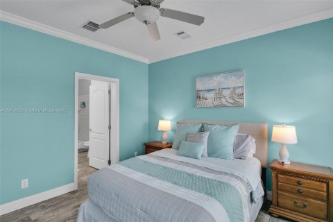 House in Islamorada, Village of Islands, Florida 3 bedrooms, 118.73 sq.m. № 2055059 - photo 13