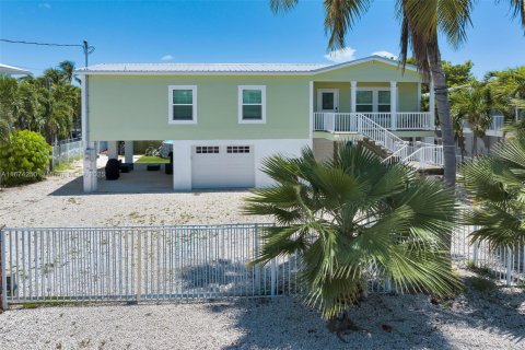 House in Islamorada, Village of Islands, Florida 3 bedrooms, 118.73 sq.m. № 2055059