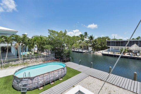 House in Islamorada, Village of Islands, Florida 3 bedrooms, 118.73 sq.m. № 2055059 - photo 21