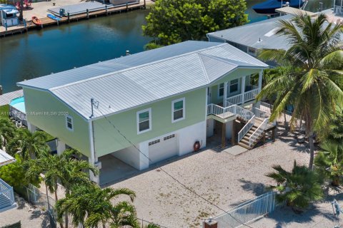 House in Islamorada, Village of Islands, Florida 3 bedrooms, 118.73 sq.m. № 2055059 - photo 17