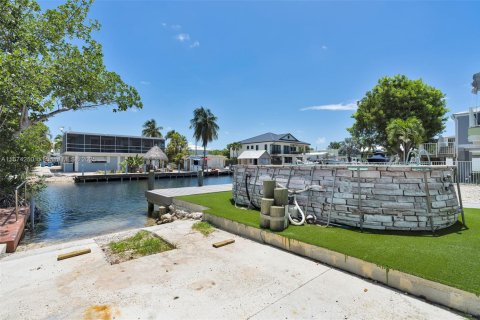 House in Islamorada, Village of Islands, Florida 3 bedrooms, 118.73 sq.m. № 2055059 - photo 18