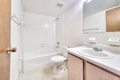 Copropriété à vendre à Gainesville, Floride: 3 chambres, 101.54 m2 № 2117977 - photo 17
