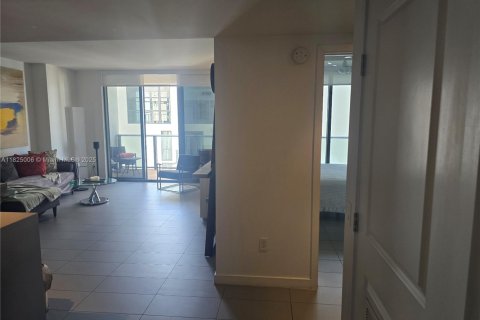 Condominio en venta en Miami, Florida, 1 dormitorio, 69.86 m2 № 1790747 - foto 15