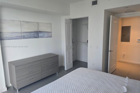 Condominio en venta en Miami, Florida, 1 dormitorio, 69.86 m2 № 1790747 - foto 13