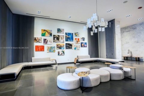 Condominio en venta en Miami, Florida, 1 dormitorio, 69.86 m2 № 1790747 - foto 1