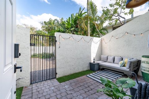 Townhouse in Fort Lauderdale, Florida 2 bedrooms, 91.04 sq.m. № 2086355 - photo 2