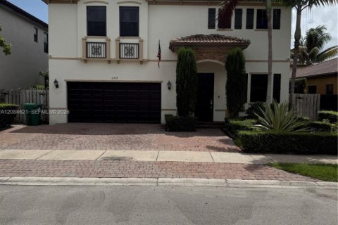 Casa en venta en Homestead, Florida, 4 dormitorios, 239.04 m2 № 2365419 - foto 1