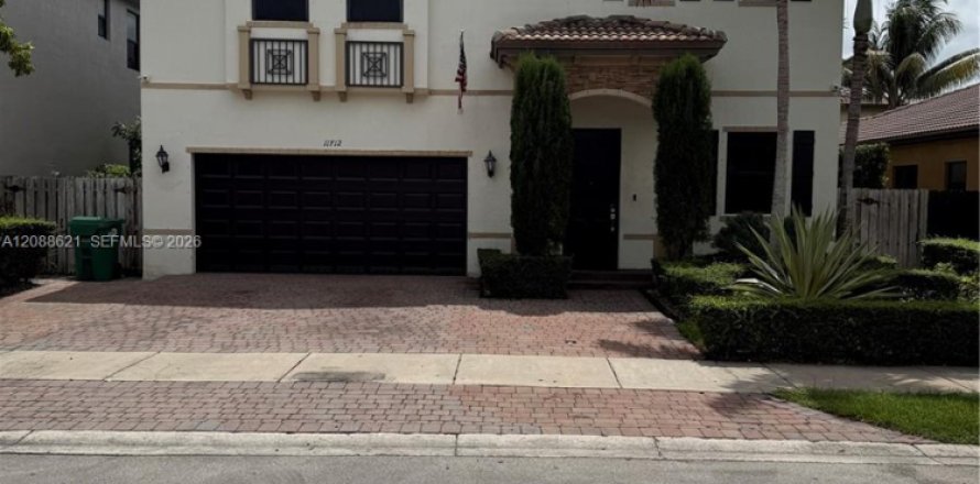 Casa en Homestead, Florida 4 dormitorios, 239.04 m2 № 2365419