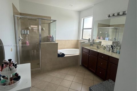 Casa en venta en Homestead, Florida, 4 dormitorios, 239.04 m2 № 2365419 - foto 5