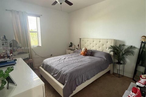 Casa en venta en Homestead, Florida, 4 dormitorios, 239.04 m2 № 2365419 - foto 8
