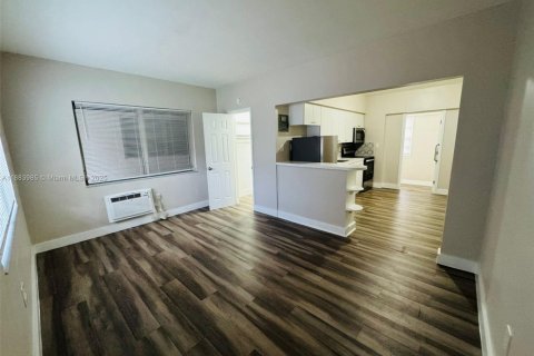 Apartment in Miami, Florida 1 bedroom № 1930829 - photo 5