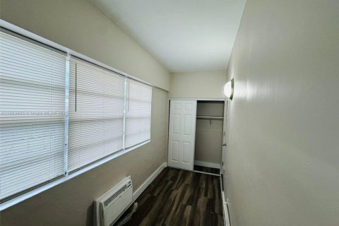 Apartment in Miami, Florida 1 bedroom № 1930829 - photo 3