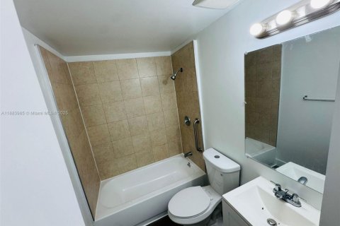 Apartment in Miami, Florida 1 bedroom № 1930829 - photo 6