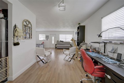 Снять в аренду виллу или дом в Мирамар, Флорида 2 спальни, 91.6м2, № 1967895 - фото 19