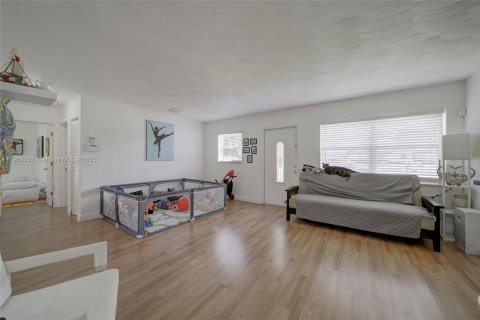 Снять в аренду виллу или дом в Мирамар, Флорида 2 спальни, 91.6м2, № 1967895 - фото 20