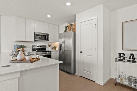 Casa en venta en Lake Wales, Florida, 5 dormitorios, 207.92 m2 № 2150298 - foto 2