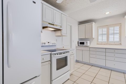 Villa ou maison à vendre à Boynton Beach, Floride: 2 chambres, 132.66 m2 № 2431505 - photo 17