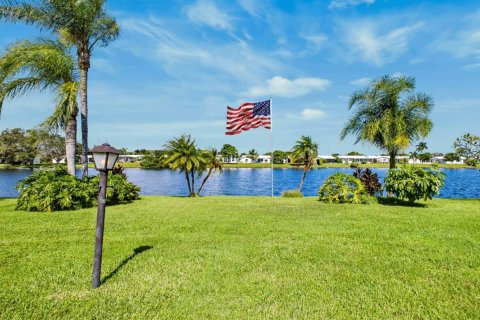 Villa ou maison à vendre à Boynton Beach, Floride: 2 chambres, 132.66 m2 № 2431505 - photo 3