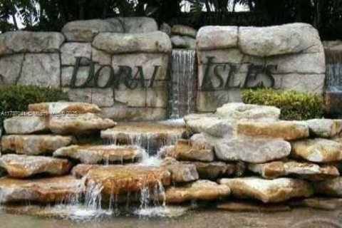 Townhouse in Doral, Florida 3 bedrooms, 194.91 sq.m. № 1485995 - photo 1