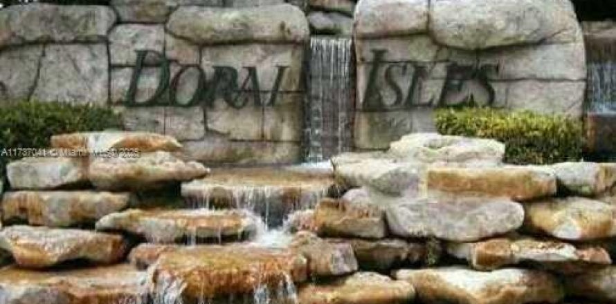 Townhouse in Doral, Florida 3 bedrooms, 194.91 sq.m. № 1485995