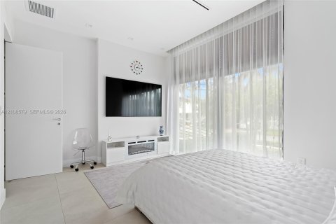House in Sunny Isles Beach, Florida 5 bedrooms, 351.08 sq.m. № 2421991 - photo 20
