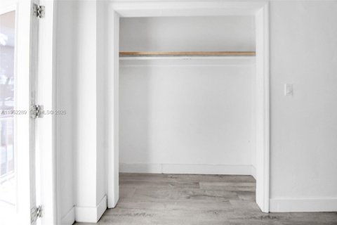 Купить кондоминиум в Майами-Бич, Флорида 37.16м2, № 2007420 - фото 8