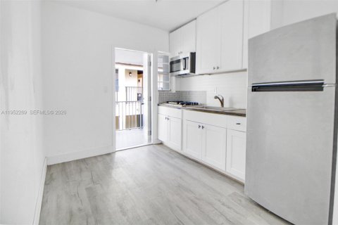 Купить кондоминиум в Майами-Бич, Флорида 37.16м2, № 2007420 - фото 4