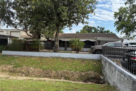 Commercial property in Tampa, Florida 118.17 sq.m. № 2093645 - photo 2