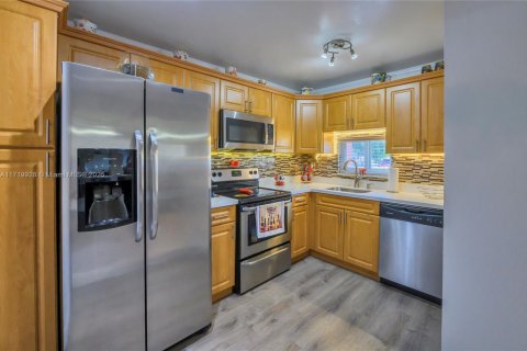 Condo in Pembroke Pines, Florida, 1 bedroom  № 1868397 - photo 7