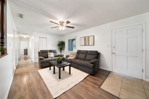 House in Winter Park, Florida 3 bedrooms, 113.34 sq.m. № 1903025 - photo 4