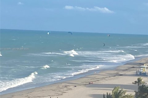 Copropriété à vendre à Hollywood, Floride: 1 chambre, 76.18 m2 № 1982325 - photo 2